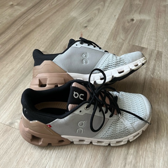 On Running Cloudflyer Glacier Rosebrown - Picture 2 of 5